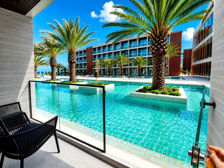 Flat Terreo com Piscina em Muro Alto