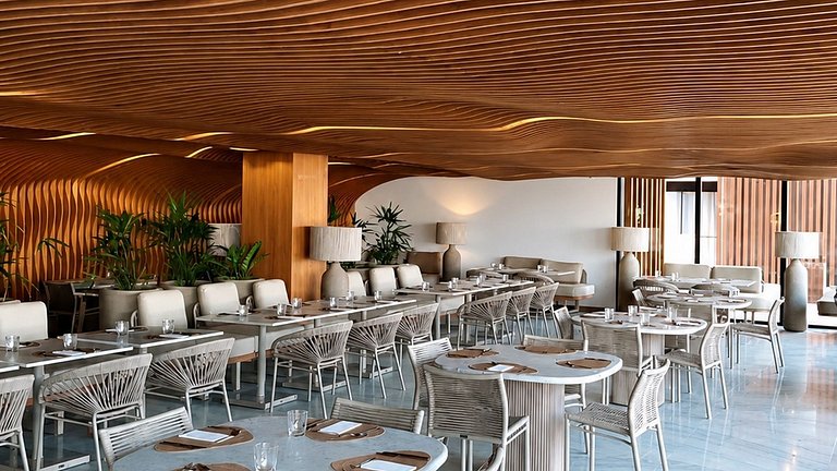 Luxo em Muro Alto | Resort Frente Mar | Piscina