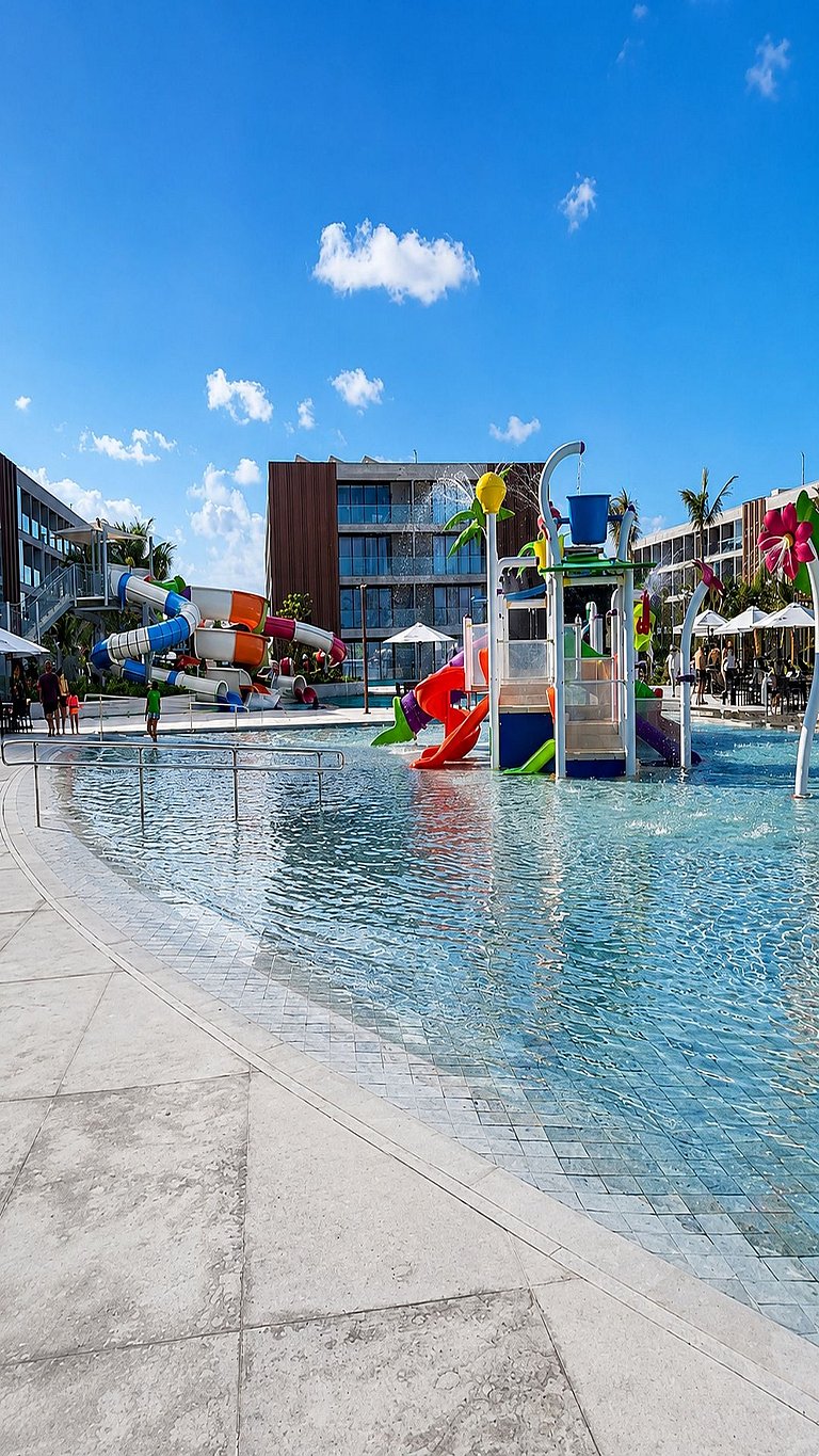 Luxo em Muro Alto | Resort Frente Mar | Piscina